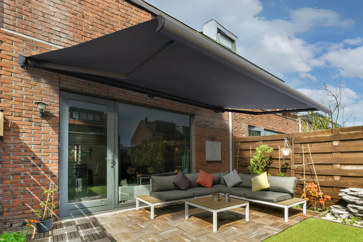 Hansø Electric Retractable Awning