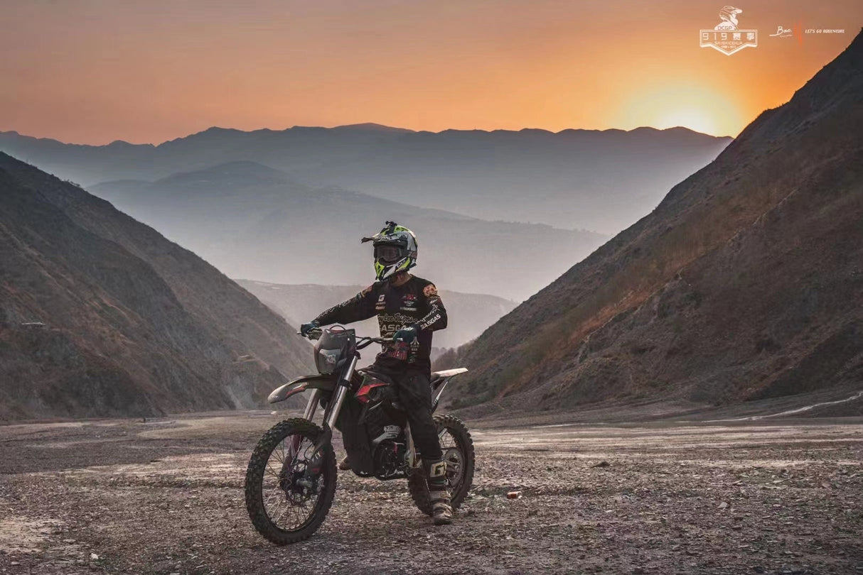 MotoTec | Venom 72V/50Ah 12000W Electric Dirt Bike | MT-Venom-72v-12000w_White