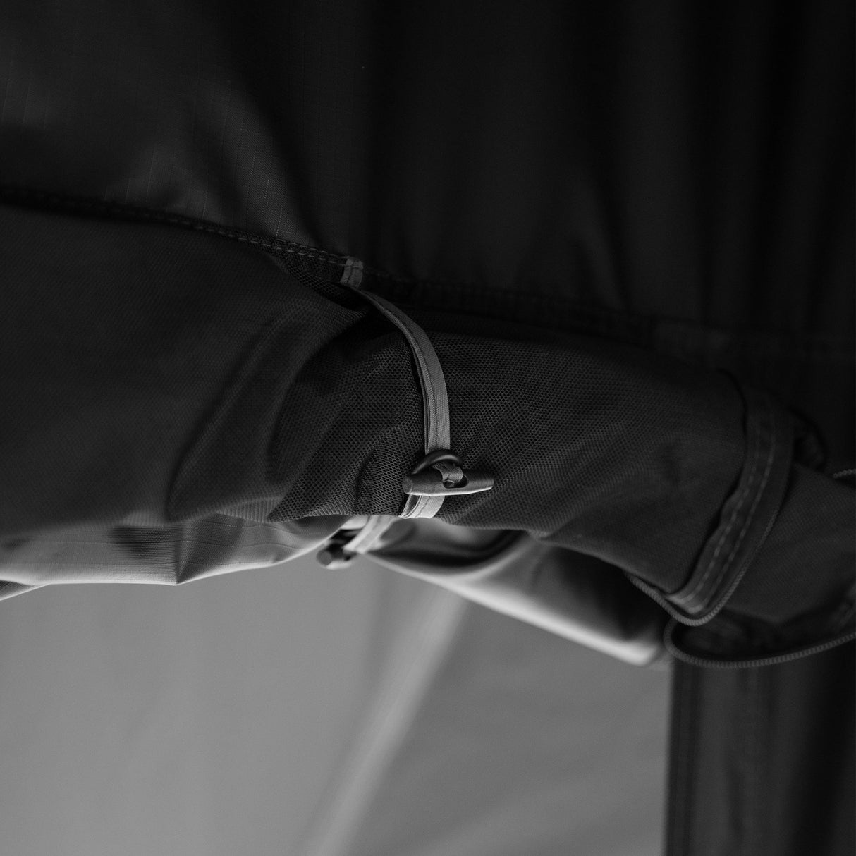 Naturnest Polaris Plus Triangle Car Roof Top Tent