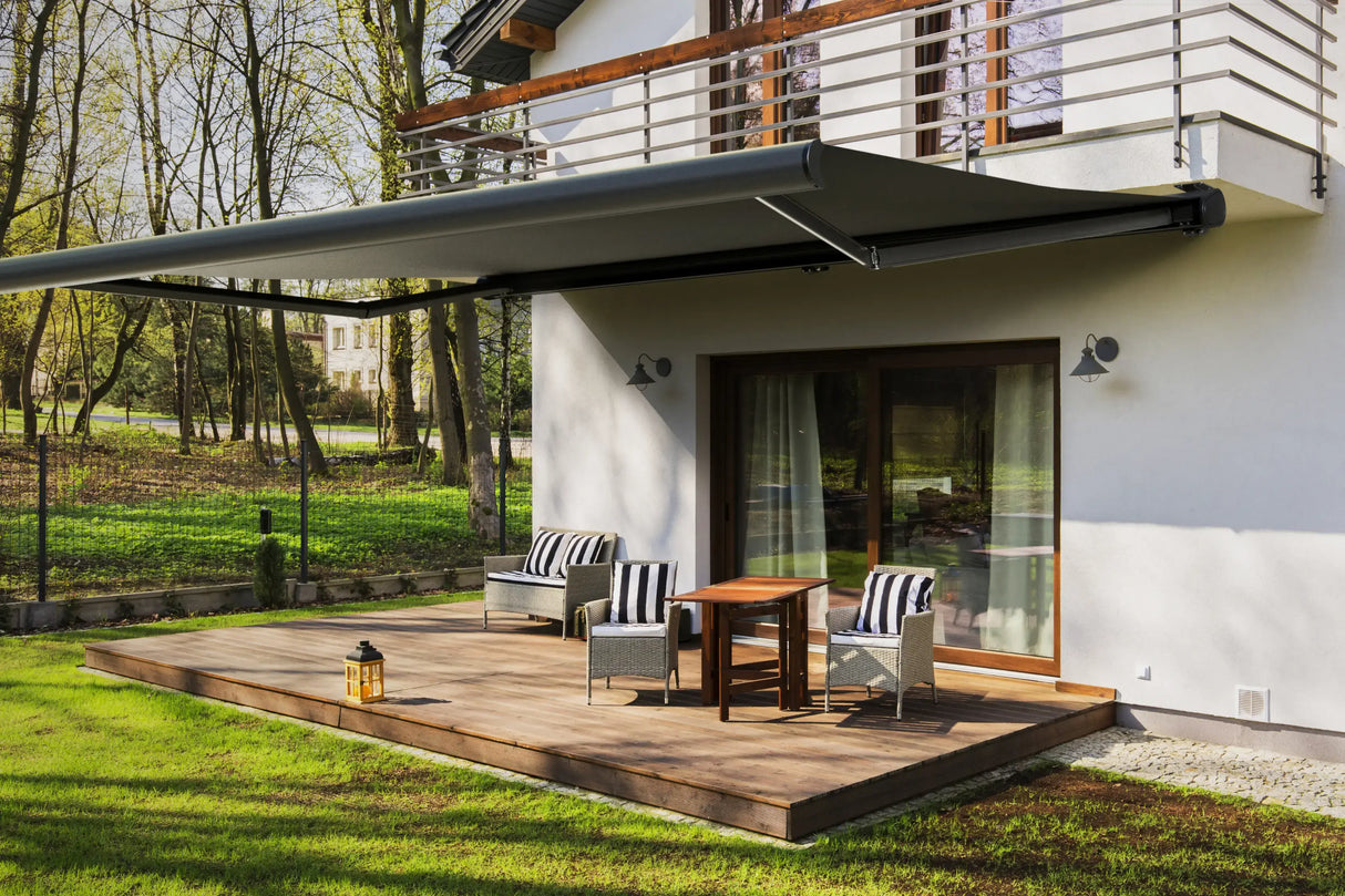 Hansø Electric Retractable Awning