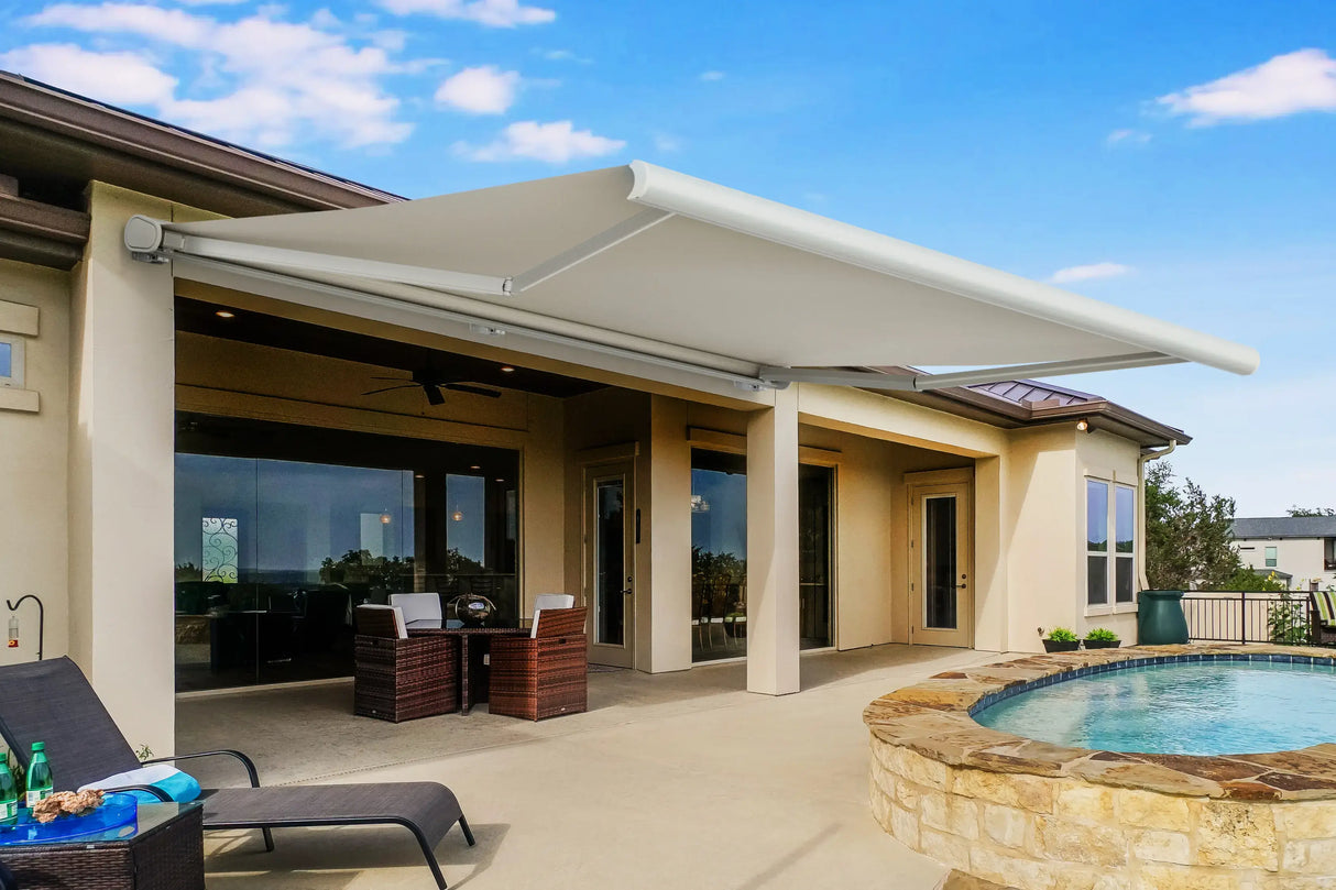 Hansø Electric Retractable Awning