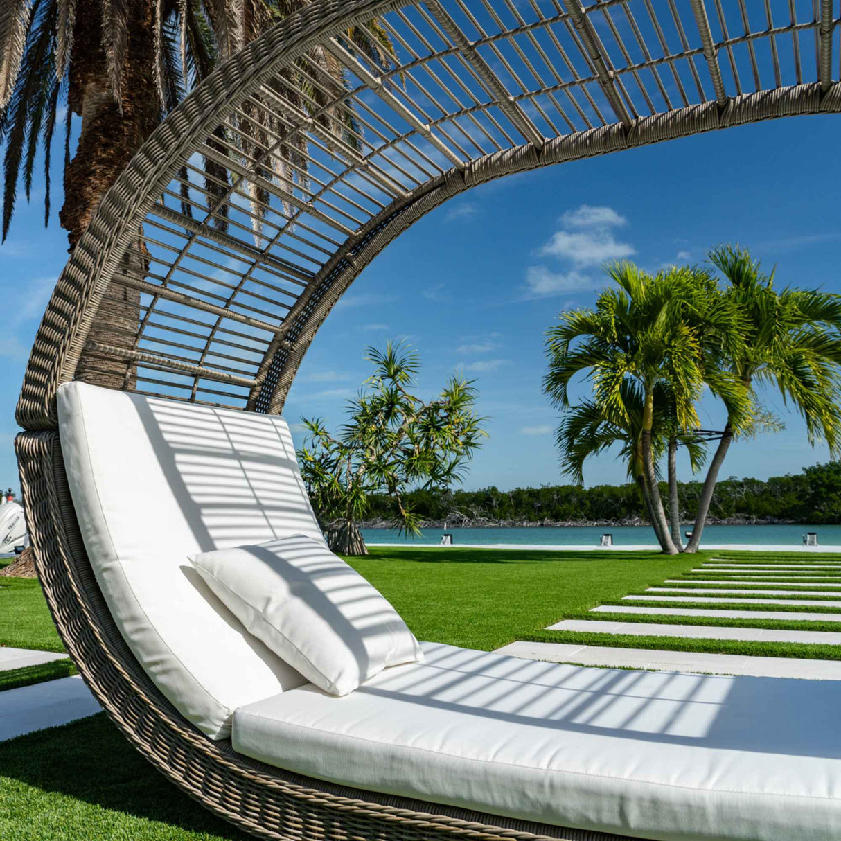 Panama Jack Haven Daybed with Cushions