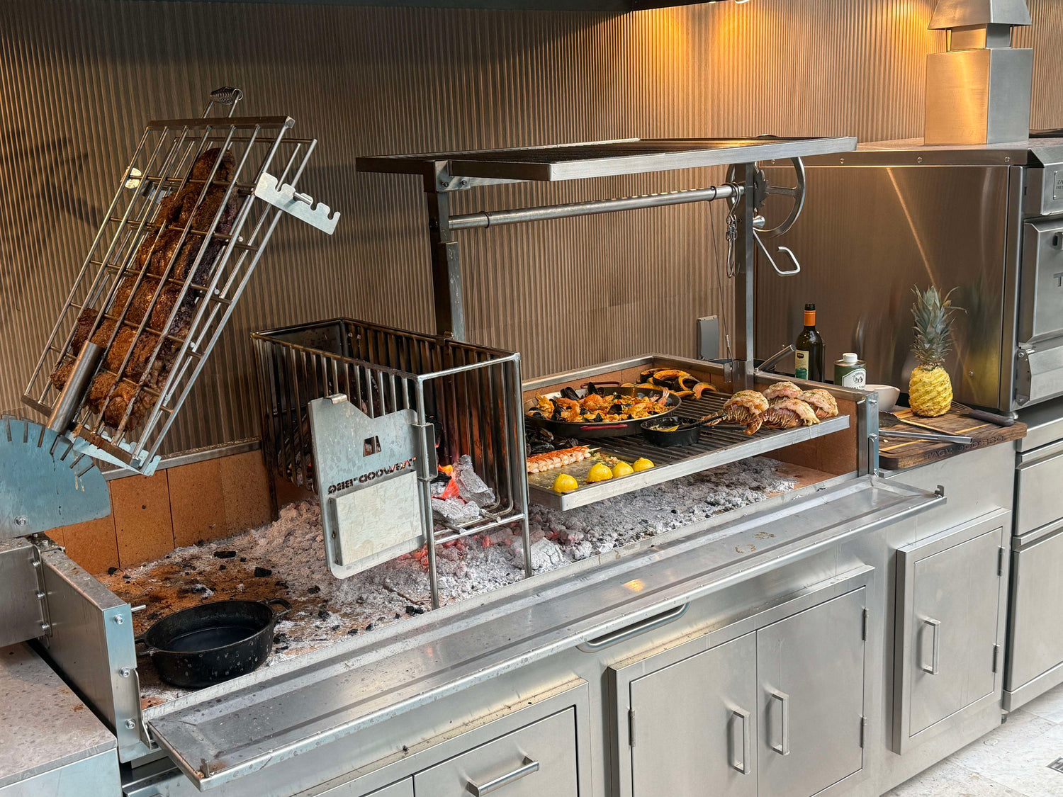 Tagwood BBQ Argentine Santa Maria Wood Fire & Charcoal Gaucho Grill | BBQ28SS