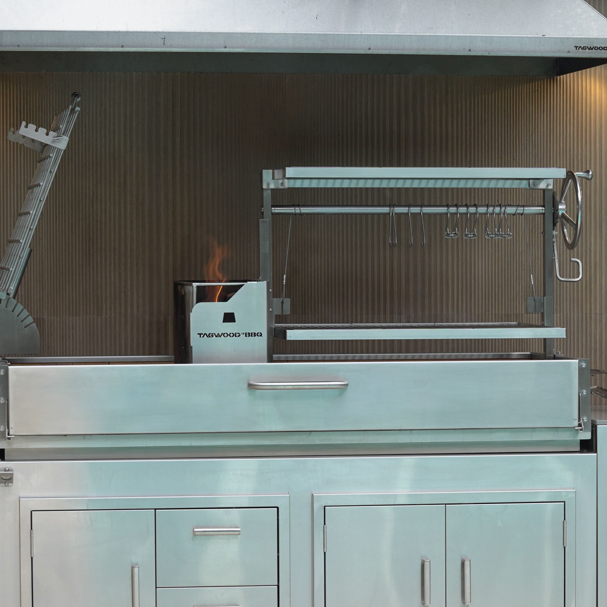 Tagwood BBQ Argentine Santa Maria Wood Fire & Charcoal Gaucho Grill | BBQ28SS