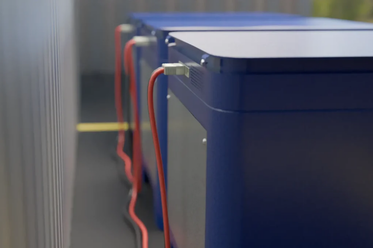 WALRUS PACIFIC 48V 62kWh Lithium Battery with 12.5kVA Inverter AC 110/220V