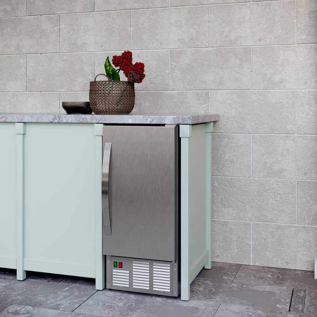 Edgestar 15" Outdoor Undercounter Ice Maker W/ 50 LBS Daily Ice Production (SAK84720)