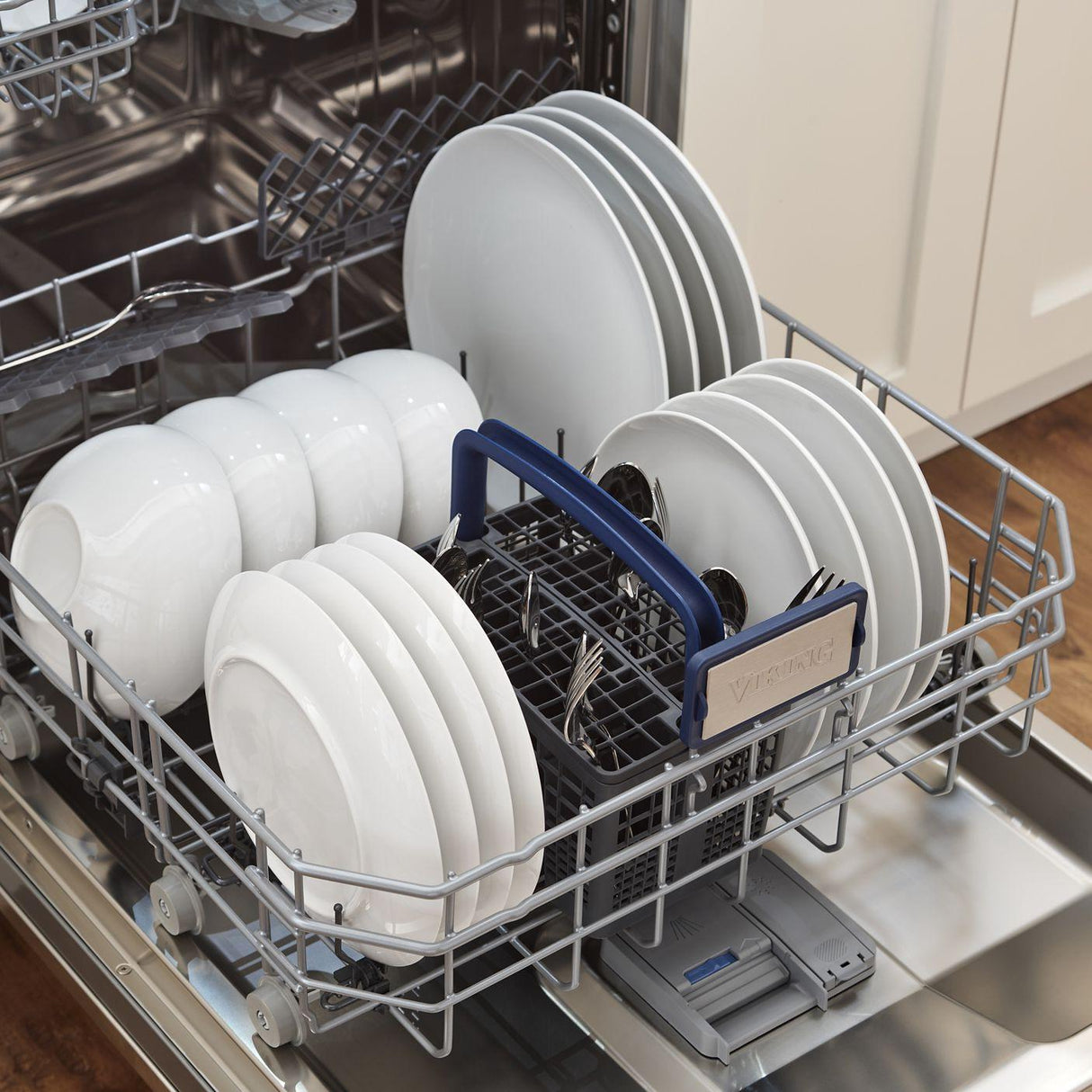 VIKING VDWU724SS 24" Dishwasher w/Installed Professional in Stainless Steel Panel - VDWU724SS in Stainless Steel