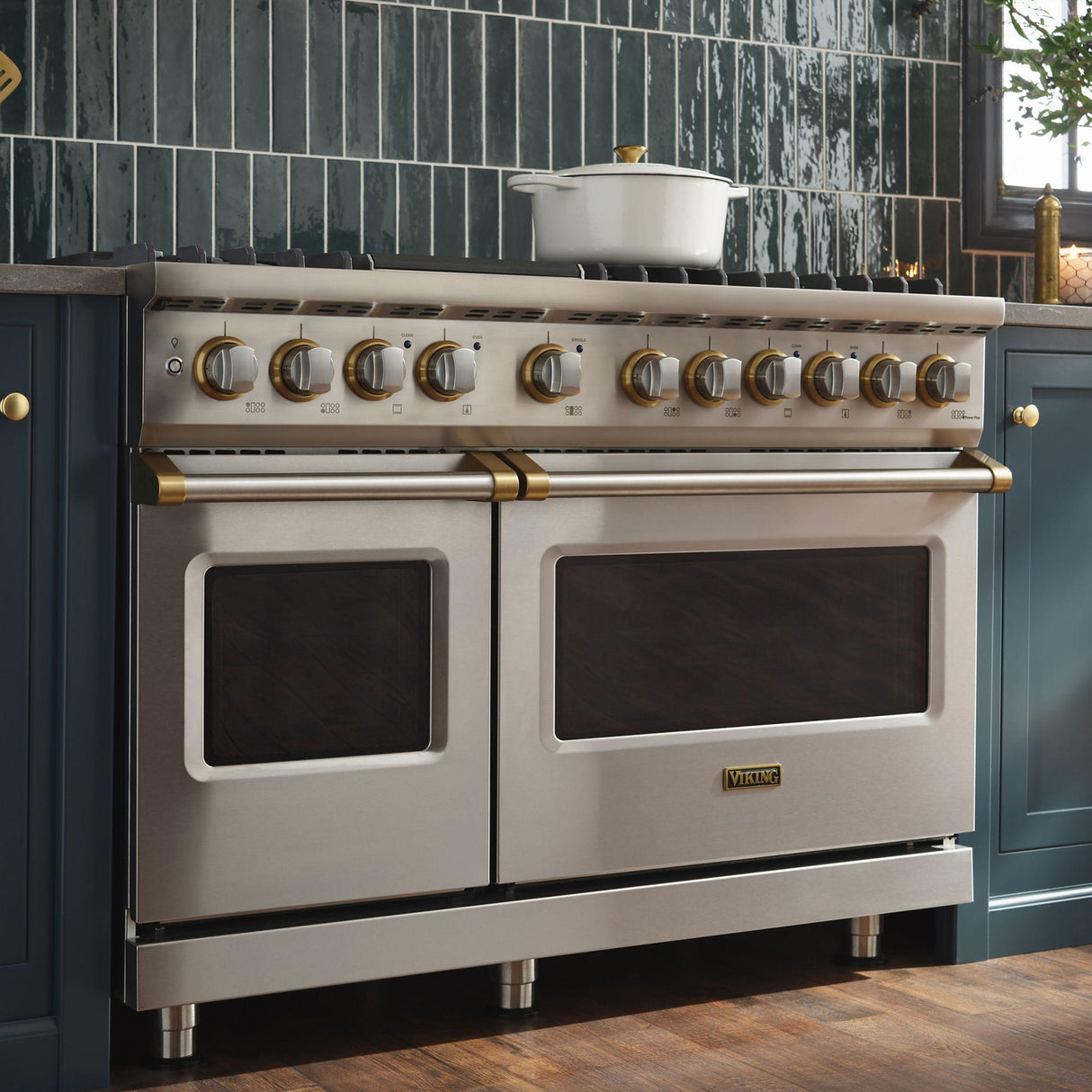 VIKING VGR5486GCSLP 48" Gas Range - VGR548 Viking 5 Series Black