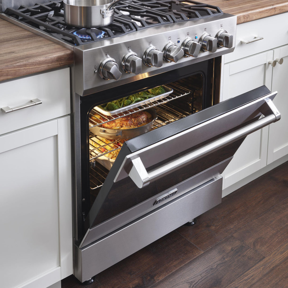VIKING RVGR33025BCS 30" Self-Cleaning Gas Range - RVGR3302 Viking 3 Series Black