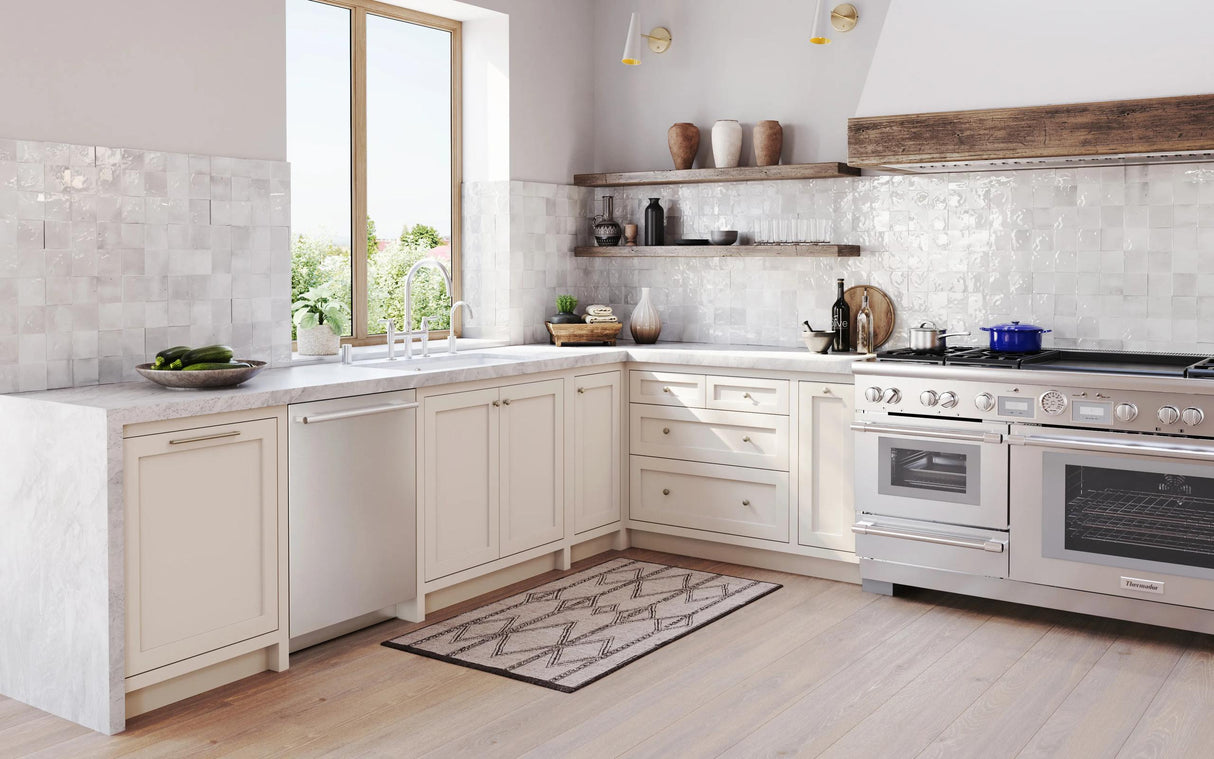 THERMADOR DWHD661EFM Star Sapphire® Dishwasher 24'' Masterpiece® in Stainless Steel