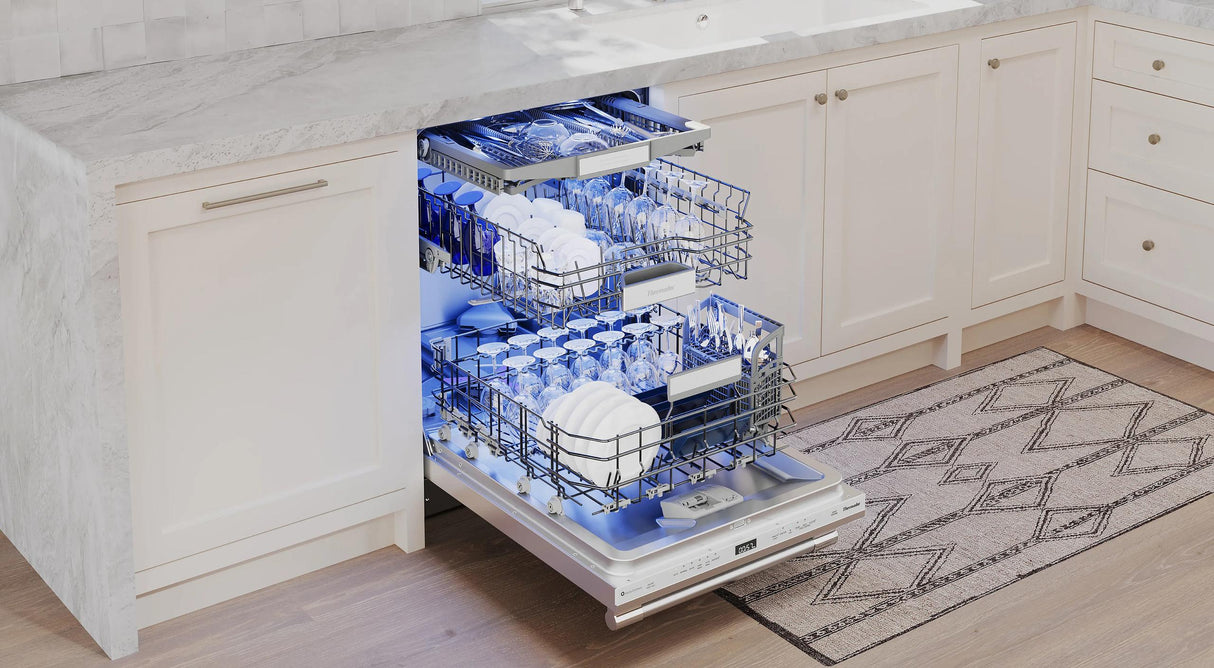THERMADOR DWHD661EFP Star Sapphire® Dishwasher 24'' Professional in Stainless Steel