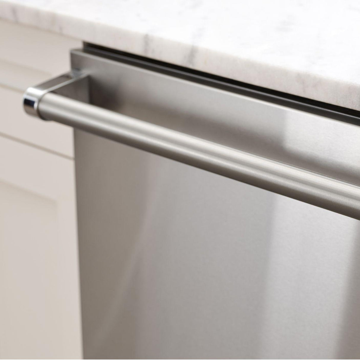 VIKING VDWU724SS 24" Dishwasher w/Installed Professional in Stainless Steel Panel - VDWU724SS in Stainless Steel