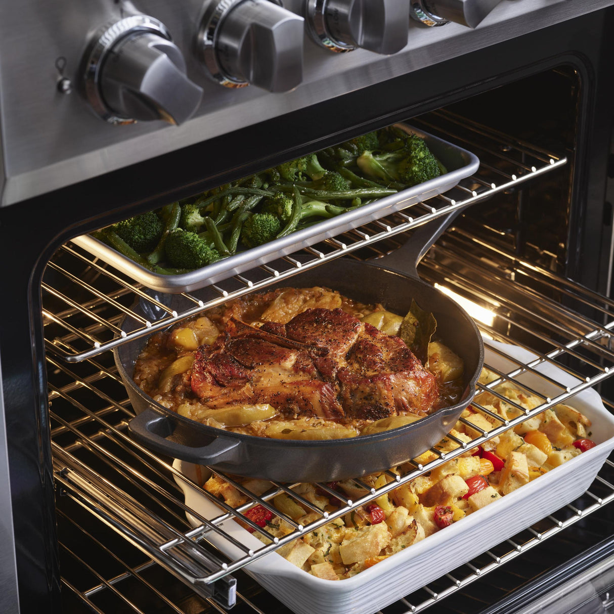 VIKING RVGR33025BCS 30" Self-Cleaning Gas Range - RVGR3302 Viking 3 Series Black