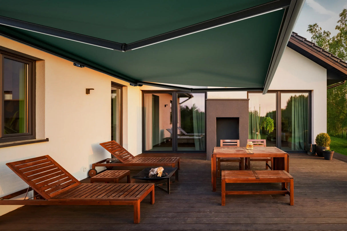 Hansø Electric Retractable Awning