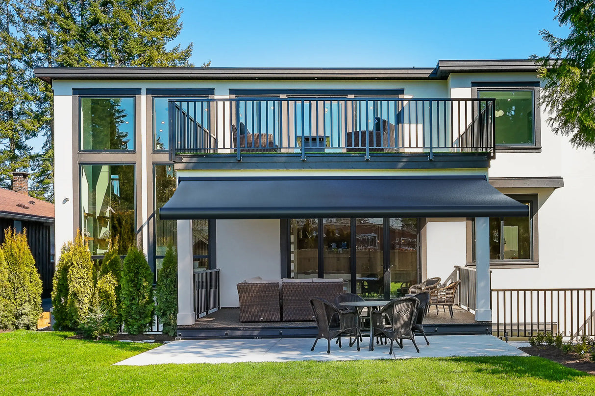 Hansø Electric Retractable Awning