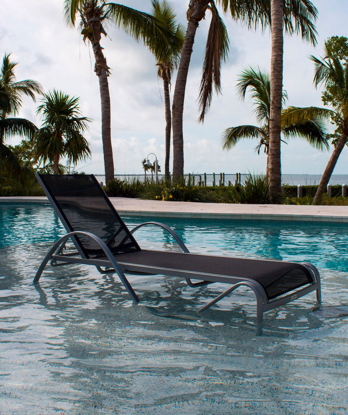 Spectrum Chaise Lounge