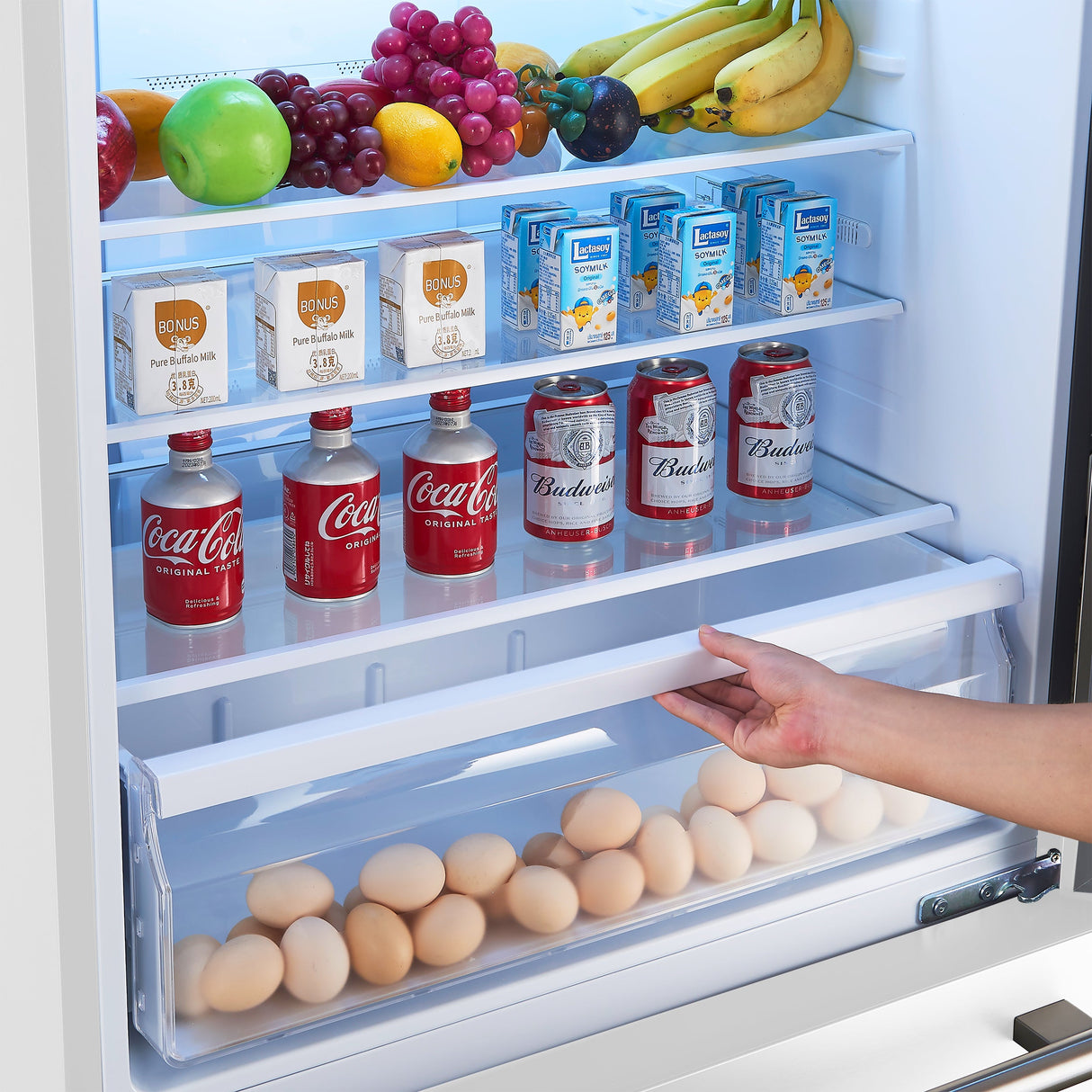 FORNO Espresso Milano 31" 17.2 cu. ft. Right Swing Refrigerator and Bottom Freezer in White with Silver Handles, FFFFD1785-31WHT