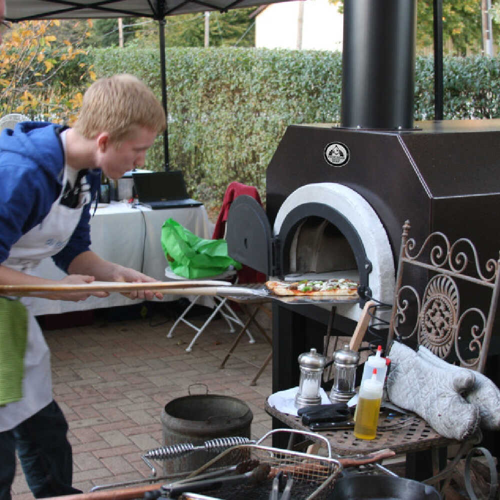 Chicago Brick Oven CBO-500 Countertop Wood Fired Pizza Oven With (27x22)" Heart Space [CBO-O-CT-500] (SAK75148)