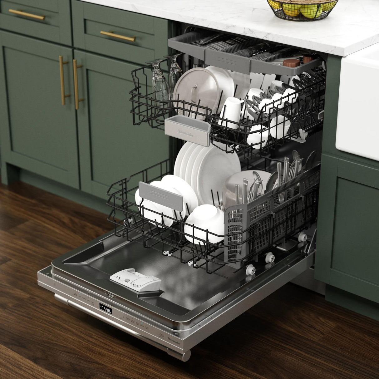 THERMADOR DWHD560CFP Emerald® Dishwasher 24'' Professional in Stainless Steel