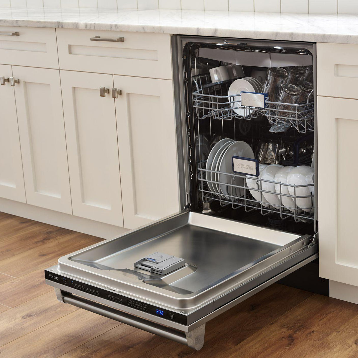 VIKING VDWU724SS 24" Dishwasher w/Installed Professional in Stainless Steel Panel - VDWU724SS in Stainless Steel