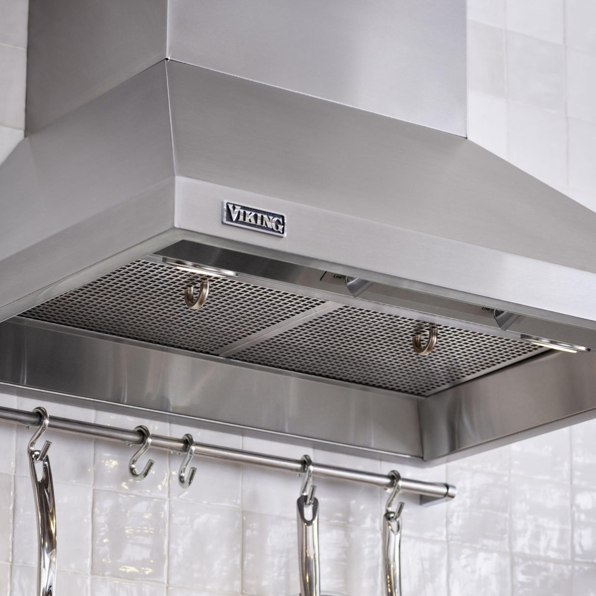 VIKING RVCH330CS 30" Wide Chimney Wall Hood + Ventilator - RVCH Black