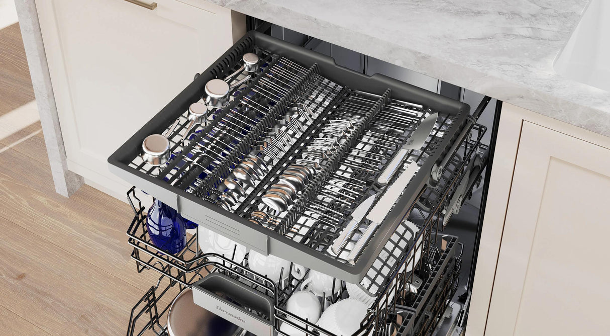 THERMADOR DWHD640EFM Emerald® Dishwasher 24'' Masterpiece® in Stainless Steel