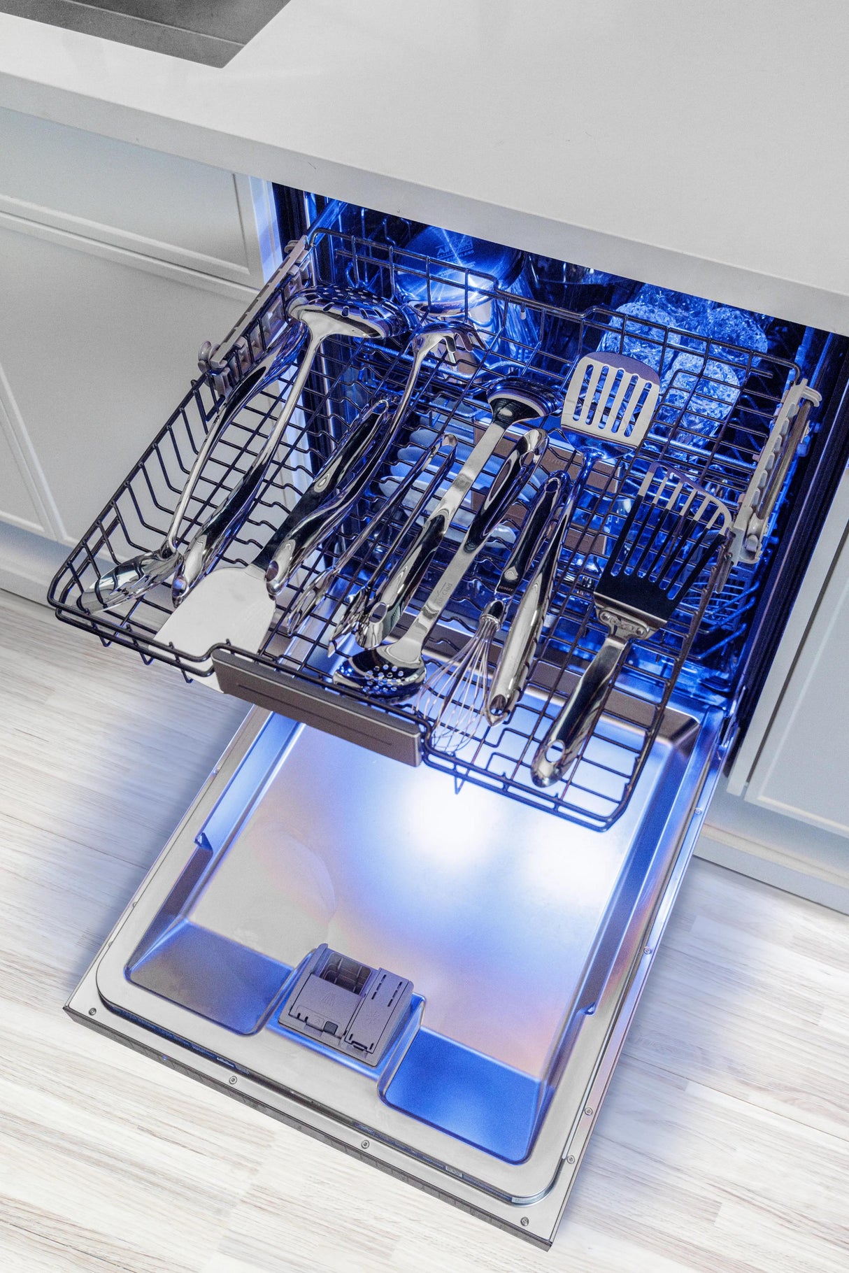 THERMADOR DWHD770CFP Star Sapphire® Dishwasher 24'' Professional in Stainless Steel