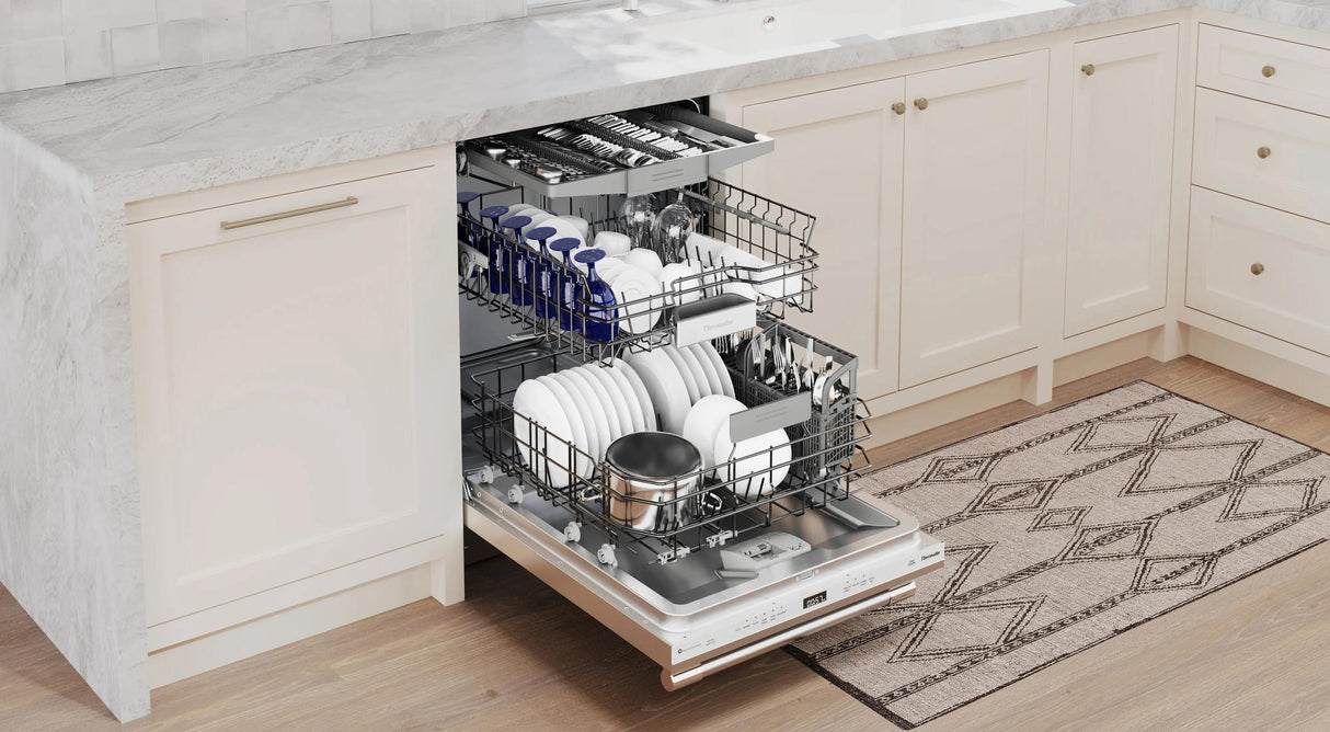 THERMADOR DWHD640EFP Emerald® Dishwasher 24'' Professional in Stainless Steel
