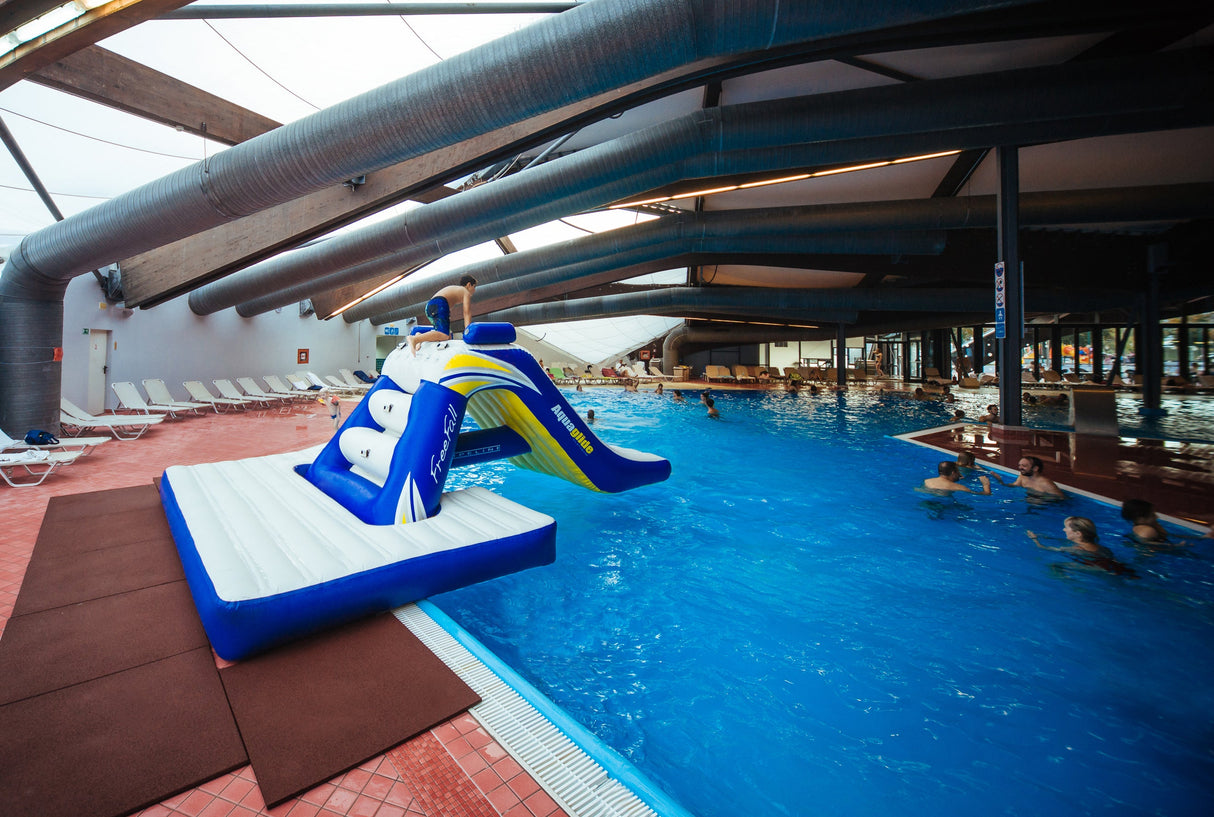 Aquaglide Freefall 6 Landing Pad, Inflatable Platform